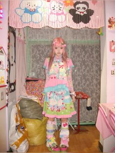 Decora Fashion Outfits Rainbow, Doll Fashion Outfits, Decora Fashion Outfits, Maximalist Outfit, Sanrio Outfits, Decora Fashion, Decora Harajuku, Kei Fashion, Harajuku Outfits