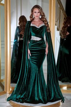 PS23394 Emerald Sleeved Shawl, Baju Kahwin, Velvet Evening Gown, Mermaid Gown Prom, Portia And Scarlett, Winter Wedding Guest Dress, Scarlett Dresses, Green Gown, Cape Sleeves