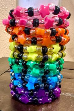 Kandi Rotating Cuff Ideas, Kandi Bracelets Scene, Scene Bracelets Kandi, Scene Kandi Bracelets Ideas, Kandi Color Combos, Gravity Falls Kandi, Kandi Kid Aesthetic, Kandi Bracelets Ideas, Kandi Cuff Ideas