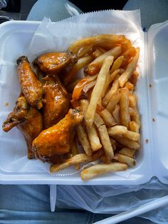 Food Lover Wing And Fries, Hot Wings And Fries, Wings And Fries, Fried Sausage, Spicy Wings, Buffalo Chicken Wings, Foodie Instagram, Fries Recipe