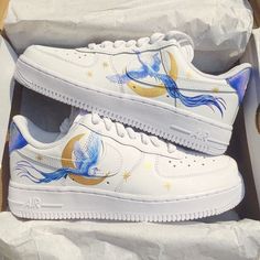 The Blue Phoenix Custom Air Force 1 offers an exclusive look to make you stand out. Crafted with unique blue phoenix patterns, these sneakers are perfect for showing off your taste for exceptional fashion. As comfortable as they are stylish, these shoes will be your go-to choice for any outing. iends, family, that special someone, or yourself ✨ - Exactly as shown in the pictures. - Brand New & Authentic. 💯 - Hand Painted with attention to detail. 👨‍🎨 - Waterproof and Flexible. ❤️ - Unisex mod Cinderella Air Force 1, Xv Heels, Cinderella Accessories, Nike Af1 Custom, Paint Shoes, Sneakers Air Force, Shoe Painting, Cinderella Princess, Painted Sneakers