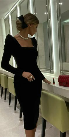 Cocktail Dress Elegant, Money Dress, Elegant Outfit Classy, Gaun Fashion, Dress Square Neck, Square Neck Long Sleeve, Dresses Formal Elegant, Black Dress Formal, Old Money Outfits