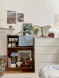 Student Apartment Aesthetic, Student Room Ideas, Student Apartment, Personal Aesthetic, House Room, Apartment Inspiration, Apartment Room, New Wall