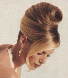 Classic French Twist, French Roll Hairstyle, Makeup Tip, Roll Hairstyle, Barbie Hair, Vintage Hair, Very Long Hair