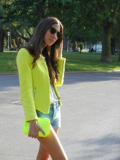 Tendencia primavera verano 2013 2014 el color amarillo 2014 Fashion Trends, Neon Outfits, Yellow Blazer, Neon Fashion, Green Collection, Neon Colors, Outfits Casuales, Colorful Fashion, All About Fashion