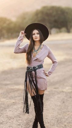 Hats Western, Nfr Fashion, Cowgirl Hat, Squash Blossom, Cowgirl Hats, Style Mistakes, Cowboy Hat, Classy Women, Fit Check