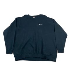 Please see photos for measurements. I have a Vintage Nike Black Crewneck Sweatshirt Men’s Size 2XL Made In USA. This sweatshirt is in overall good condition. Gently worn and well taken care of. No holes or stains. Please see photos for reference. This sweatshirt will ship out quick with USPS Priority Mail. If you have any questions or concerns please message me. Vintage Nike Sweater, Trendy Outfit Inspo, Black Crewneck Sweatshirt, Nike Crewneck, Outfit Inspired, Streetwear Skater, Streetwear Men, Nike Vintage, Nike Sweater