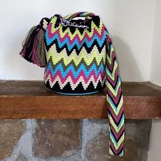 Authentic 100% Wayuu Mochila Colombian Bag Medium Size Crossbody Bright Chevron | eBay Boho Style Bag, Wayuu Bag, Medium Bags, Boho Style, Medium Size, Unique Pieces, Boho Fashion, Bag Lady, Thread