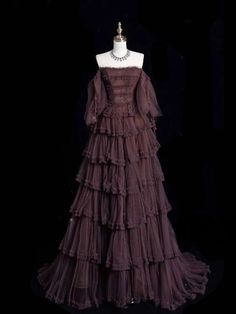 Yule Ball Dress, Goth Hippie, Mode Hippie, Tulle Evening Dress, Dress Tulle, Long Sleeve Evening Dresses, Prom Dress Inspiration, Long Prom Dresses, Pretty Prom Dresses