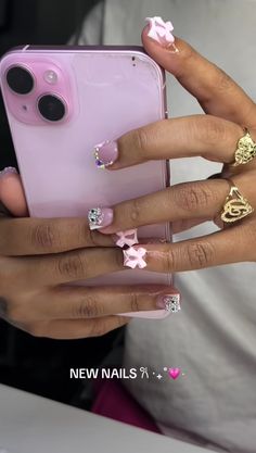 Cute Nails With Charms, Nails Color Black, Jamaica Nails, Nails With Charms, Shorties Nails, French Manicure Acrylic Nails, Tapered Square Nails, Punk Nails