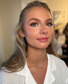 CLEAN GIRL MAKEUP INSPO Makeup Looks For Blondes Green Eyes, Makeup On Blondes Blue Eyes, Bridesmaid Makeup No Lashes, Natural Glowy Eye Makeup, Simple Glam Bridesmaid Makeup, Bridesmaid Inspo Makeup, Natural Makeup For Wedding Blue Eyes, Glowy Natural Prom Makeup, Clean Natural Wedding Makeup