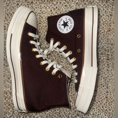 Brand:Converse Color: Brown/Cream Size: Woman’s 9.5 Men’s 7.5 Condition:Nwot Never Worn New Without Tags (No Box) Smoke And Pet Free Home. Reasonable Offers Welcome! Bundle Discount When You Buy Multiple Items! Bundle Must Weigh 5 Pounds Or Less! Hola! Si Te Gusto Este Articulo Mandame Una Oferta Y Con Mucho Gusto La Considerare! Cualquier Pregunta Sobre El Articulo Mandame Un Mensage.Gracias! Converse Brown, Shoes Converse, Brown Women, 5 Pounds, Womens Converse, Converse Chuck, Converse Shoes, Chuck Taylor, High Tops