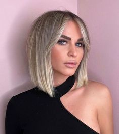 Platinum Balayage Bob, Beige Blonde Hair Color, Blonde Balayage Bob, Straight Bob Hairstyles, Balayage Bob, Ash Blonde Balayage, Ash Blonde Hair, Short Hair Balayage