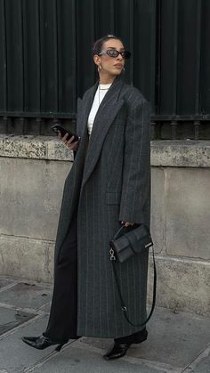 Long Coat Outfit, Winter Mode Outfits, Long Jackets For Women, Coat Outfits, Mode Inspo, Mode Inspiration, Elegant Outfit