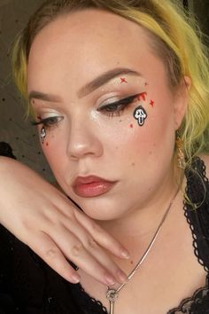 Ghostface halloween makeup/Graphic liner Ghostface Eyeliner, Ghostface Makeup Simple, Ghostface Makeup Halloween, Halloween Makeup Ghostface, Graphic Liner Halloween, Ghostface Makeup Look, Halloween Graphic Liner, Ghostface Makeup, Scream Makeup