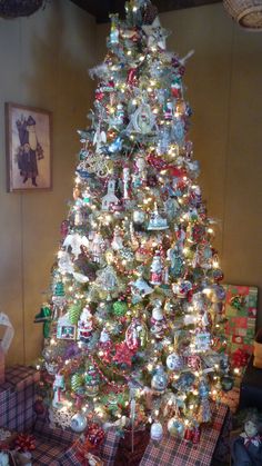 a decorated christmas tree in a living room