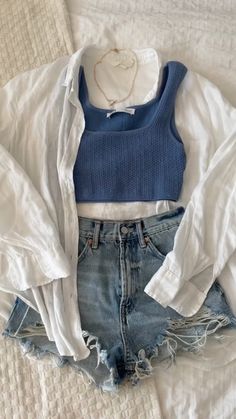 30a Florida Outfits, Current Summer Fashion Trends, Beachy Fits, Phone Photo, Thrift Inspo, Weather Outfits, 사진 촬영 포즈, Europe Outfits, Outfit Inspo Summer