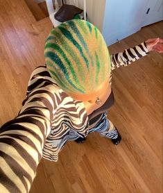 Zebra Hair Dye, Bald Head Hair Dye, Blue And Blonde Hair Color, Blue Shaved Head, Green Shaved Head, Shaved Hair Dye, Shaved Hair Dye Designs, Hair Dye Designs Shaved Head, Bald Hair Dye Designs