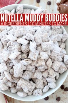 a bowl full of nutella muddy buddies with the title overlay reads, nutella muddy buddies 6 ingredients 10 minutes to make