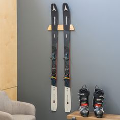 ski wall mount Ski Rack Diy, Ski Display, Ski Racks, Snowboard Storage, Wire Closet Shelving, Ski House Decor, Gear Room, Ski Rack, Gear Storage