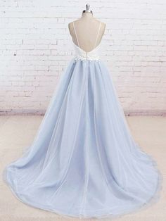 Silhouette:?A Line Waist: Natural Sleeve Length: Sleeveless Fabric:?Tulle Shown Color:?Light Blue Built-In Bra: Yes Blue Tulle Prom Dress, Matric Farewell, Custom Made Prom Dress, Champagne Prom Dress, Grey Prom Dress, Senior Prom Dresses, Custom Prom Dress, V Neck Prom Dresses, Tulle Evening Dress