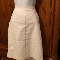 New Worthington Skirt With Zipper In The Back . White Classic Fitted A-line Bottoms, High Waist Fitted Skirt For Daywear, Fitted High Waist Skirt For Daywear, Fitted Cream Midi Skirt, Lined Fitted Skirt, Fitted Lined Bottoms For Daywear, Cream Fitted Midi Skirt, Classic A-line Fitted Bottoms, Elegant Lined Bottoms For Spring