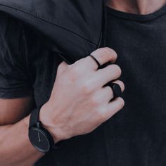 @𝐢𝐥𝐲𝐲𝐲𝐦𝐚𝐝𝐝𝐢𝐞 Minimal Flat, Classic Jewelry Pieces, Flat Ring, Watch Organizer, Mens Rings Fashion, Ring Black, Eyewear Womens, Classic Jewelry, Mens Accessories Fashion