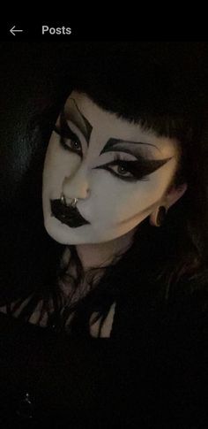 Read Goth Makeup, Goth Nose Contour, Heavy Goth Makeup, Traditional Goth Outfits, Trad Goth Makeup Template, Traditional Goth Makeup, Vampire Goth Makeup, Gothic Makeup Tutorial, Maquillage Goth