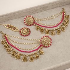 This 'Raji' Hight Quality Pink Antique Gold Kundan Polki Jhumka detail Earrings with Tikka. Luxurious Antique Gold Pearl Jhumka Detail Ear chains with matching mang tikka and detachable stud earrings. Add these to any earrings and hook into the hair to add extra drama. . Wear them together or Tikka and Earrings Their own. you can create three different looks with one set. Earrings drop Length: 3.5 cm  Tikka Drop 15cm approx. Mang Tikka, Pink Antique, Ear Chain, Gold Plated Bangles, Head Chain, Set Earrings, Handmade Fashion Jewelry, Perfect Wedding Gift, Jhumka Earrings