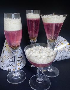 Kaarsen gemaakt in een champagne glas. Gelwax gecombineerd met sojawax. Gel Candles Ideas, Jell Candles, New Year Candles, Diy Candle Business, Ice Candles, Desert Candle, Champagne On Ice, Jelly Candles, Gel Wax Candles