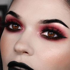 Alice Lockhart, Sith Makeup, Fall Makeup Ideas, Sith Cosplay, Star Wars Makeup, Devil Makeup, Dark Makeup Looks