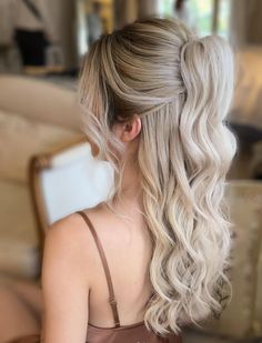 Wedding Hairstyles For Guests, Wedding Bridesmaid Hair, Bridesmaid Hair Ideas, Bridesmaid Hair Inspo, Bridemaids Hairstyles, Voluminous Ponytail, Fall Wedding Hairstyles, Wedding Hair Half, Wedding Hairstyles Bridesmaid