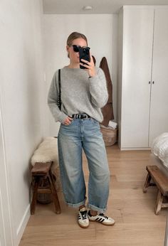 How To Wear Baggy Jeans & Not Look Frumpy in 2024 Barrel Jean Outfits Fall, Baggy Mom Jeans Outfit, How To Style Barrel Jeans, Baggy Jeans Outfit Ideas, Country Goth, Young Mom Outfits