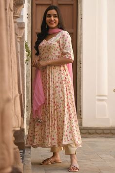 Dress Models For Stitching, Long Dress Models, Long Frocks For Girls, Ankita Sharma, Punjabi Suit Design, Kurta Pants, Floral Suit, Indian Kurti Designs, Anarkali Dress Pattern