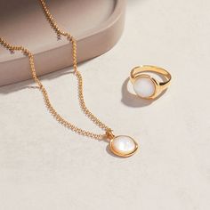 Pair Anna with your rich colored outfits, to make the perfect fall fit. Jewelry Promo, Ring Photoshoot, Jewellery Photography Inspiration, Ring Photography, Creative Jewelry Photography, Jewelry Photography Styling, Modern Jewellery Design, Gold Pearl Ring, Instagram Jewelry