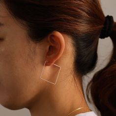 14K Solid Gold Square Hoop Earrings / Infinity Square Hoop Earrings / Geometric Gold Hoops / Simple Gold Hoop Earrings / For Pair ≫ Product Details ◈ Handmade / Handcrafted Fine Jewelry ◈ Metal: Solid 14K Gold ◈ Gold Color: Yellow gold, Rose Gold ◈ Diameter: 30mm ◈ Hoop Thickness: 0.80mm ◈ Weight: approximately 1.39g Yellow Gold Square Hoop Earrings For Everyday, Elegant Geometric Hoop Earrings For Everyday, Minimalist Geometric Hoop Earrings Gift, Minimalist Square Gold Hoop Earrings, Gold Geometric Hoop Earrings For Everyday, Simple Gold Hoop Earrings, Rose Gold Hoop Earrings, Square Earrings, Gold Hoops