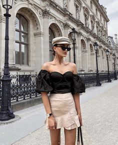 Edgy Chic, 2020 Fashion Trends, Moda Paris, Women Fashion Edgy, Paris Outfits, Emo Outfits, Fashion Blogger Style, Mini Short, Inspired Outfits