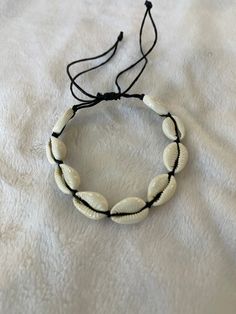 Cowrie Shell Bracelet with adjustable cord Beaded Shell Bracelet, Cowrie Necklace, Puka Shell Bracelet, Afro Jewelry, Cowrie Shell Bracelet, Anklets Diy, Cowrie Shell Jewelry, Seashell Bracelet, Puka Shell Necklace