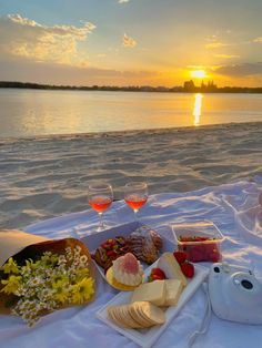 Sunset, beach, picnic, sand, flowers, daisies, wine, pastries, cake, dessert, polaroid, cute, aesthetic, pretty, warm, orange, cheese and crackers Drive Through Movie, Sunset Beach Picnic, Beach Picnic Aesthetic, Paris Trip Outfits, Romantic Beach Picnic, Fair Carnival, Sunset Picnic, Rome Vacation