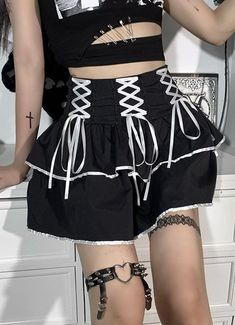 Goth Skirts, Skirt Fits, Black Mini Skirt, Tutu Skirt, Edgy Outfits, Gothic Lolita, Pleated Skirt, Contrasting Colors, High Waisted Skirt