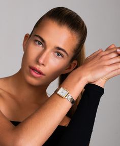 A timeless design taken to new heights! Elevating the classic charm of the Iconic Boyfriend with dazzling definitions and contemporary allure, the Boyfriend Mini Lumous Mixed Gold is an opulent choice that doesn't stray from its vintage inspired roots. The petite 31mm square dial showcases chic numerals on a lavish white, crystal-framed face with intricate crystal details, finished with the classic link chain band. Yellow Gold Diamond Watch For Everyday Luxury, Elegant Rose Gold Diamond Watch, Elegant White Gold Watches, The Boyfriend, White Crystal, Link Chain, Timeless Design, Vintage Inspired, Band