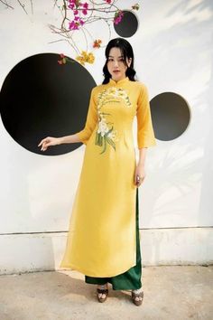 Pre-made Modern Vietnamese Ao Dai Bộ áo Dài May Sẵn Kèm Quần - Etsy Vietnam Vietnamese Ao Dai, Qipao Cheongsam, Worcester, Cheongsam, Vietnam, Ships, Womens Dresses, Dresses