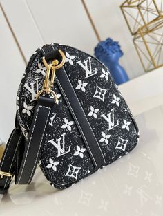 Charm Fashion Lu-Vi Bags - 16691 A+ Excellent Quality copies; Contact us if you've any questions in your mind. Fan Fashion, Trendy Tote, Evening Clutch Bag, Evening Bags, Mini Bag, Louis Vuitton Bag, Contact Us, Fashion Bags, Clutch Bag