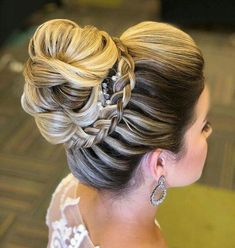 High Bun Wedding Hairstyles, Side Curly Hairstyles, Bride Hairstyles Updo, Cute Ponytail Hairstyles, Medieval Hairstyles, Hair Test, Wedding Hairstyles For Medium Hair, Bride Hairstyle, Hairdo Wedding