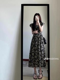 Short Frocks For Women, Minimal Girl, Frock For Women, Pakistani Fancy Dresses, Tiktok Fashion, Korean Fashion Dress