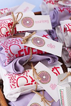 donuts are wrapped in paper and tied with twine to give as gifts for someone special occasion