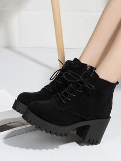 Black Fashionable    Plain Combat Boots    Women Shoes Romwe Outfit Ideas, Gothic Oc, Romwe Outfit, Womens Black Ankle Boots, Winter Heels, Articles Of Clothing, Oc Outfits, Lug Sole Boots, Zipper Heels