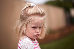 Sentir Raiva Banco de Imagens e Fotos de Stock - iStock Angry Child, Mal Humor, Strong Willed Child, Parenting Goals, Cheap Kids Clothes, Toddler Discipline, Parenting Classes, Kids Behavior, Poses References