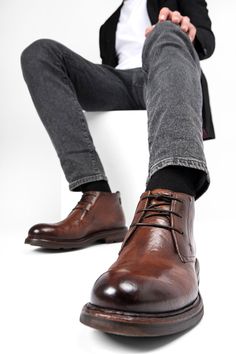 LENNOX mid brown military boots | untamed street – UNTAMED STREET Brown Military Boots, Leather Shoes Men Formal, Brown Chukka Boots, Brown Hiking Boots, Strive For Excellence, Outfit Botas, Shoe Bags For Travel, Mid Heel Boots, Leather Chukka Boots