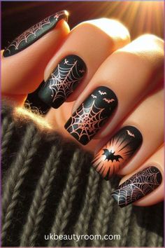 Nail Art Simple, Halloween Nails Diy, Halloween Nails Easy, Cute Halloween Nails, Ootd Instagram, Black Designs, October Nails